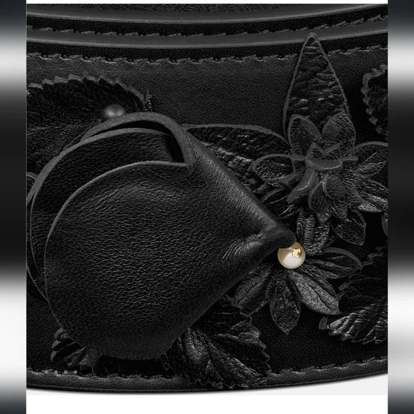 DIOR PUNK BELT Black Matte Calfskin | Three-Dimensional Flowers & Resin Pearls - Picture 3 of 16